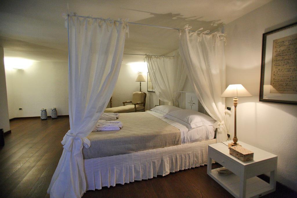 Don Totu - Dimora Storica Bed & Breakfast San Cassiano  Room photo