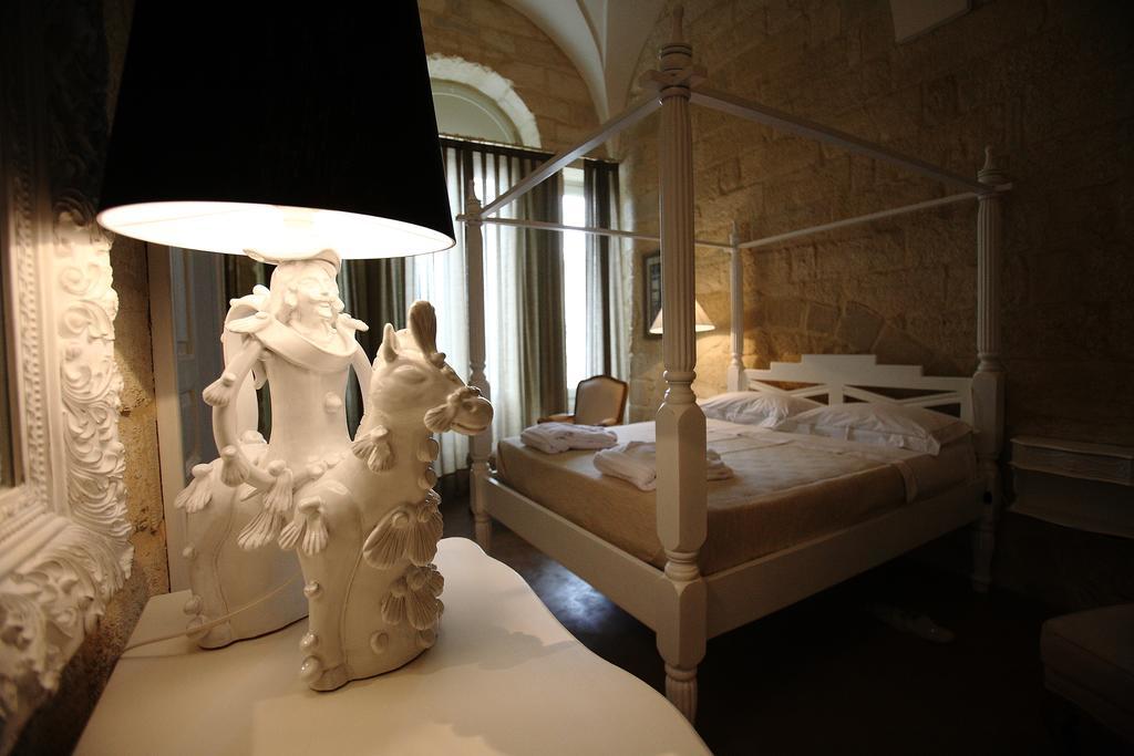 Don Totu - Dimora Storica Bed & Breakfast San Cassiano  Room photo